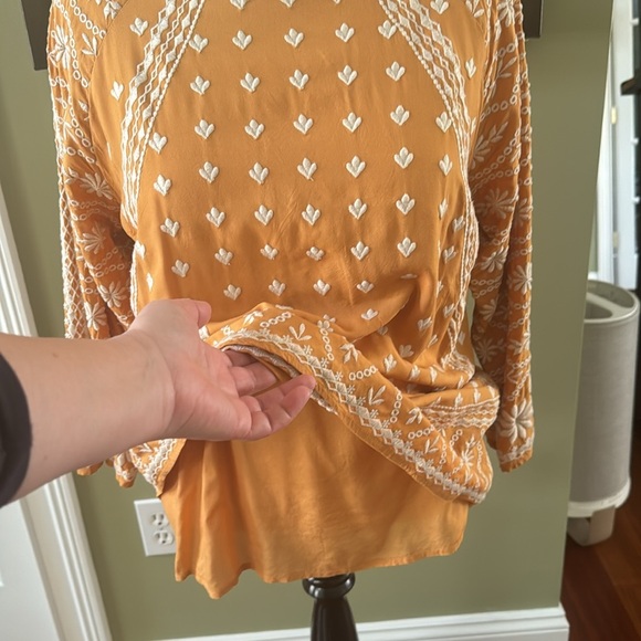 Sundance Brilliant Details Top - Picture 7 of 10